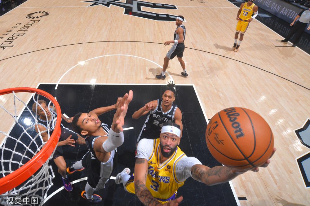 感到不满 感到不满